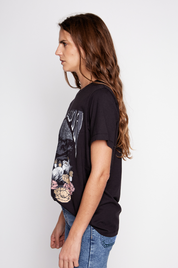 Polera Rovena Orgánica Negra Desierto Florido Mujer