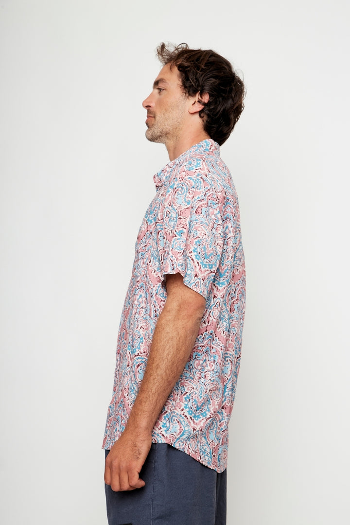 Guayabera Mero Boho Rosado Hombre ECOVERO™