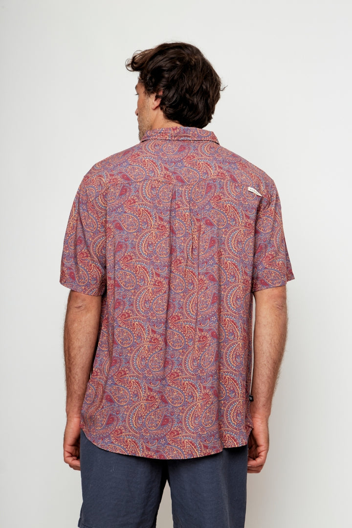 Guayabera Mero Paisley Burdeo Hombre ECOVERO™