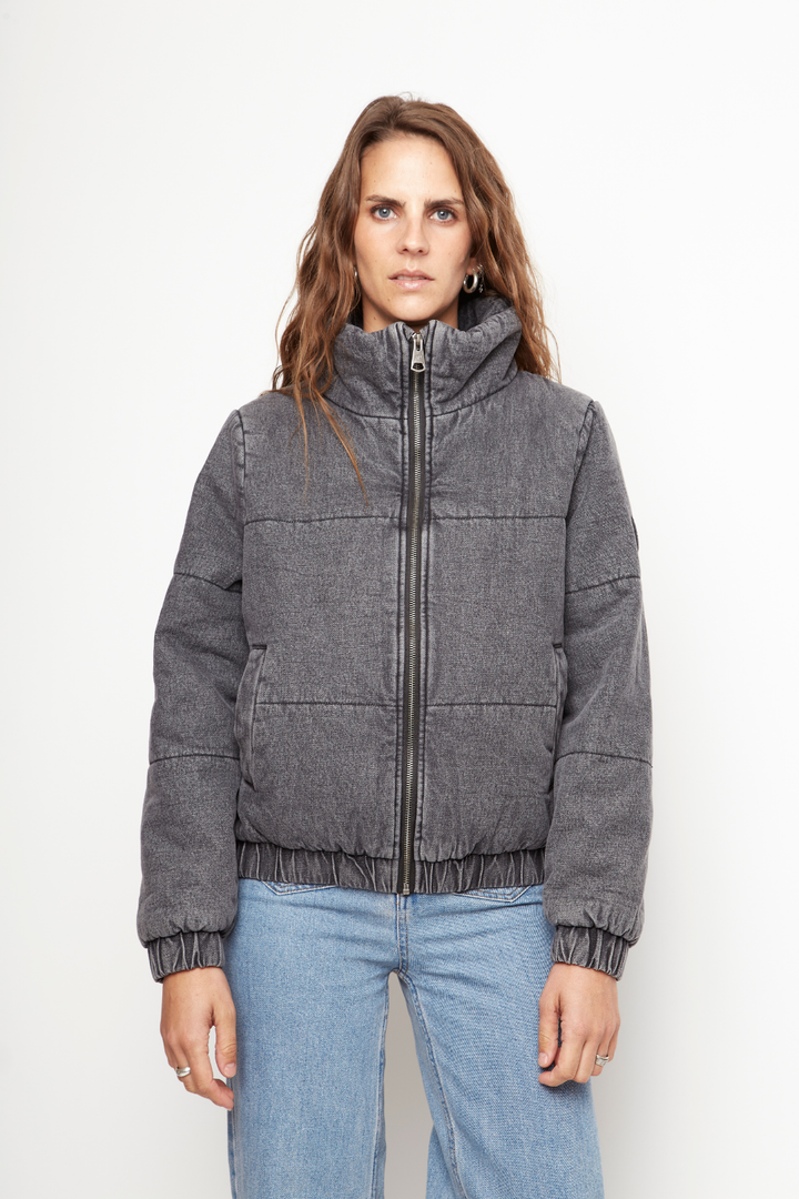 Parka Puffa Jeans Silveria Orgánica Negra Mujer