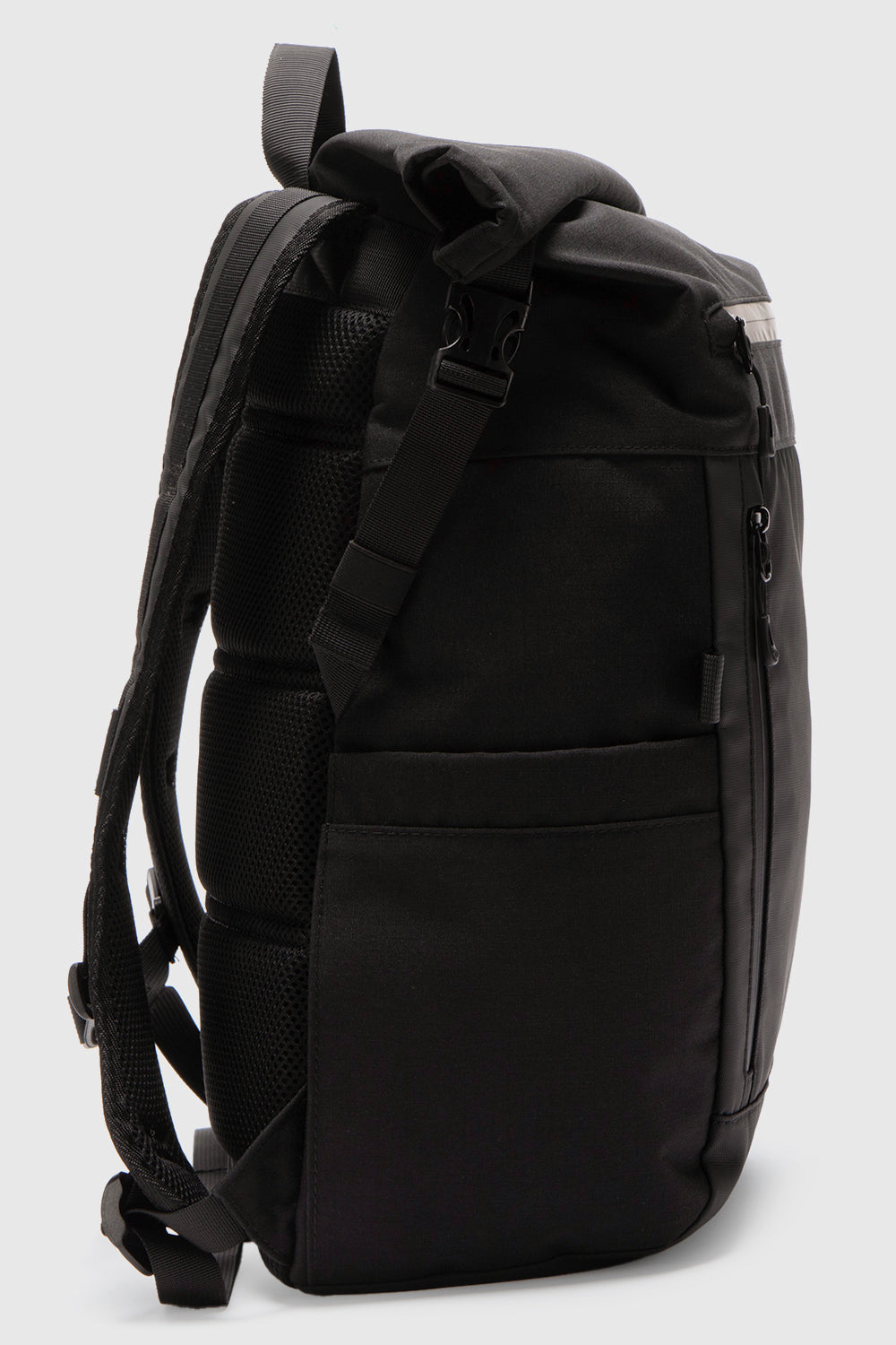 Mochila Travel Oca Reciclada Negra 27 Lts.