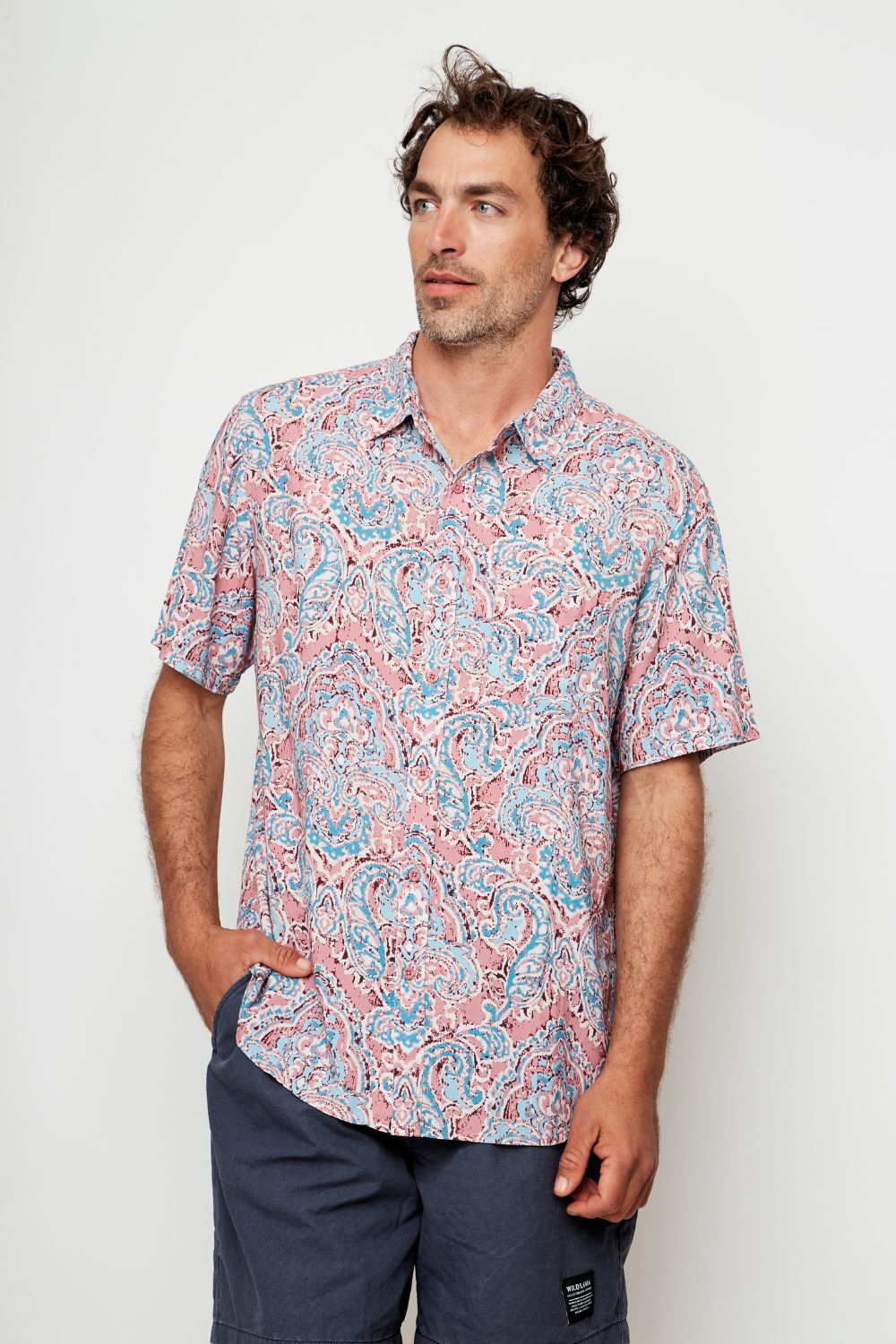 Guayabera Mero Boho Rosado Hombre ECOVERO™